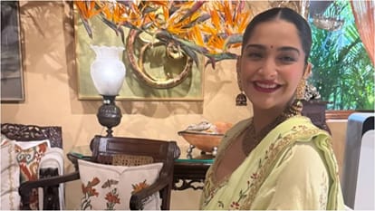Pregnant Sonam Kapoor flaunted her baby bump in a beautiful lime green lehenga In her baby shower