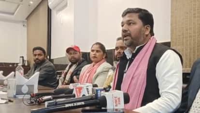 Samajwadi Party has alleged forgery in the SIR process in Pilibhit