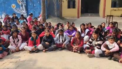 Kasturba Gandhi School students on a hunger strike to protest against the mismanagement in bareilly