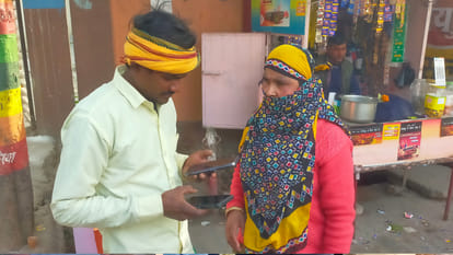 A speeding vehicle overturned in Gauri Bazaar, Deoria; the young man and woman on board were residents of Biha