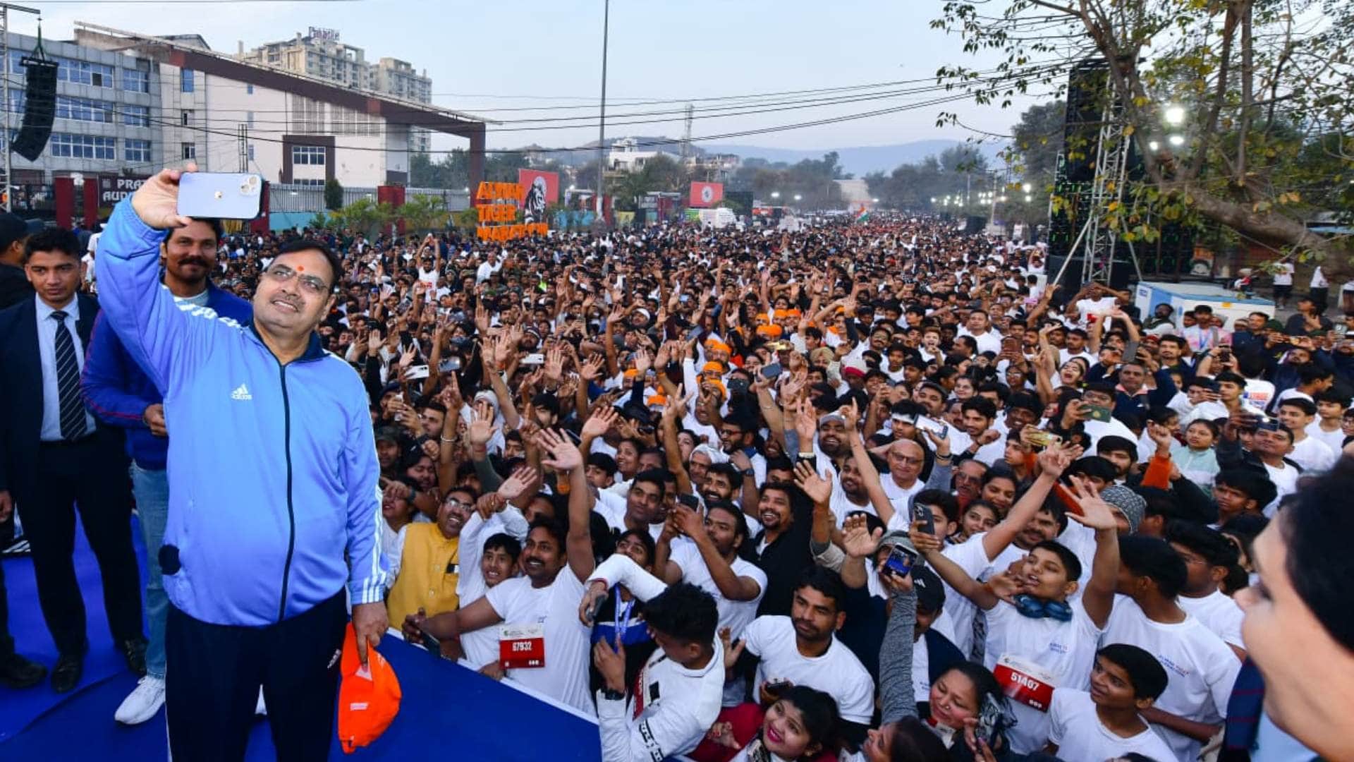 Alwar News: 18,600 runners from 8 countries participated in the Alwar Tiger Marathon 2026.