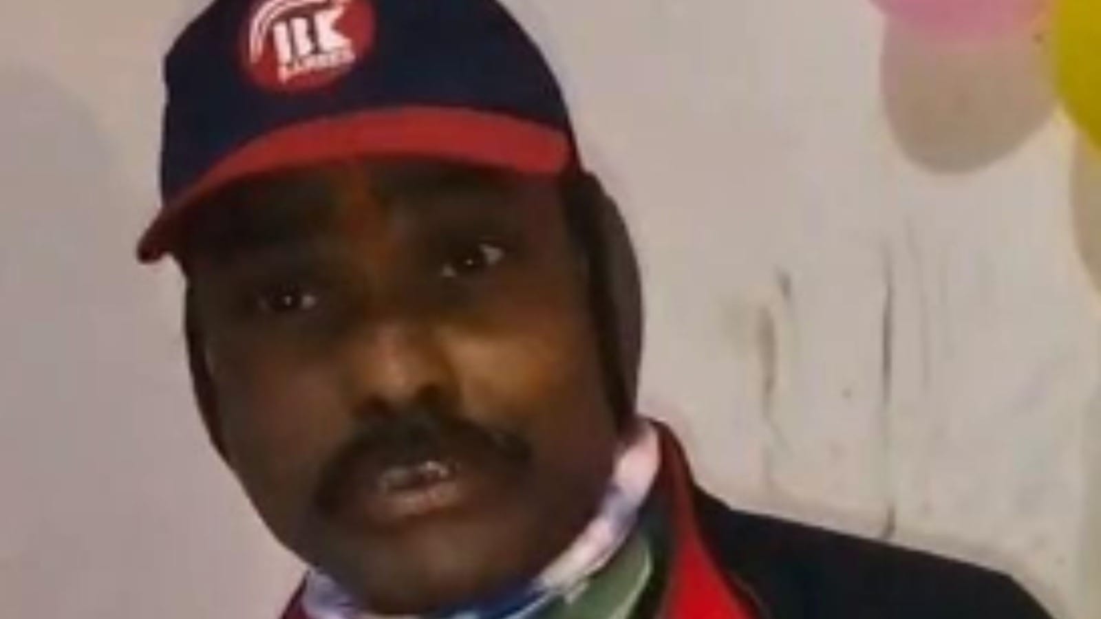 आरोपी के खिलाफ एफआईआर दर्ज की गई है।
