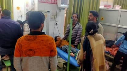 Lalitpur: Bus full of passengers collides with dumper, 14 injured, one in critical condition, referred to Jhan