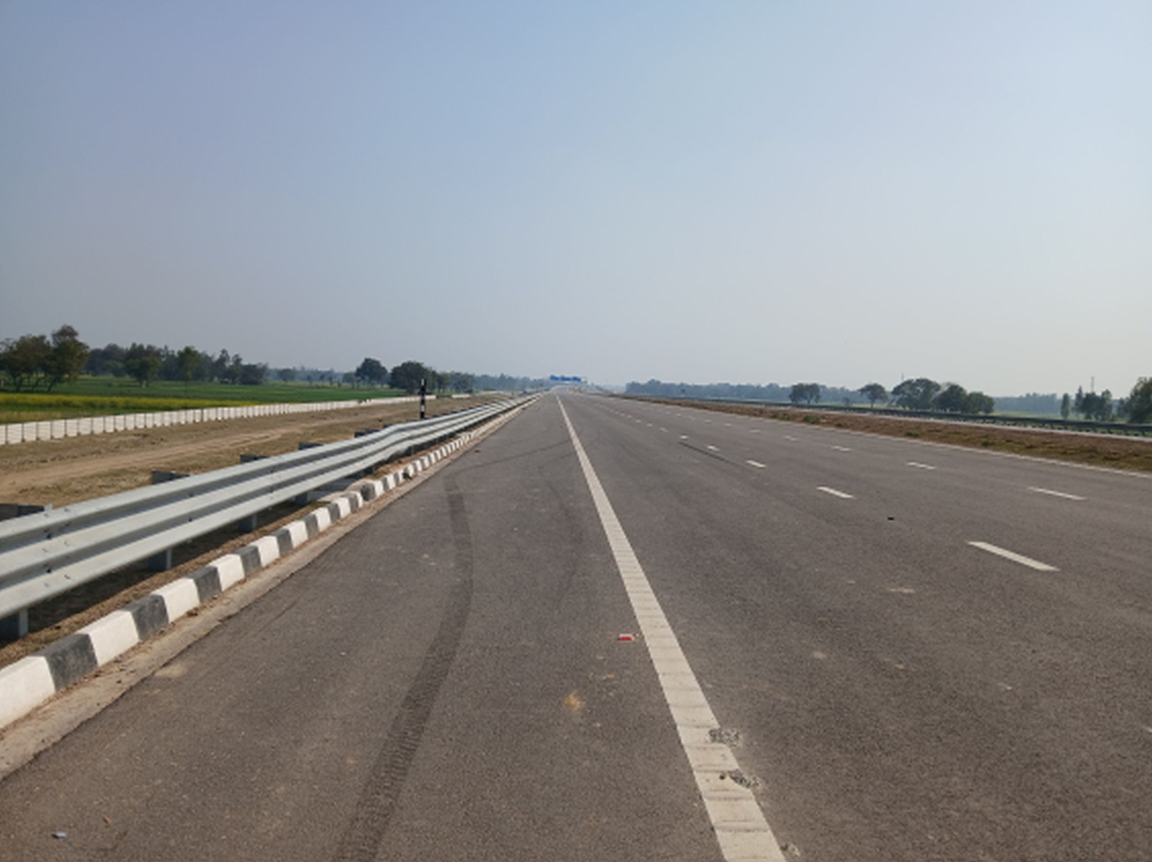 National Highway and Expressway Difference in India in Hindi Speed Limits, Access and Safety Compared