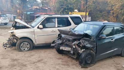 Two cars collide head-on in Ayodhya woman died while five seriously injured