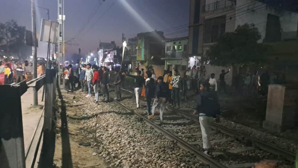 Child died in accident Protests in Mathura Traffic jam and crowd vandalized stones thrown at police station