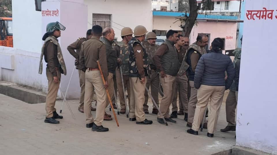Two hour Ruckus outside police station in Mursan Hathras 20 rioters have been identified and three custody