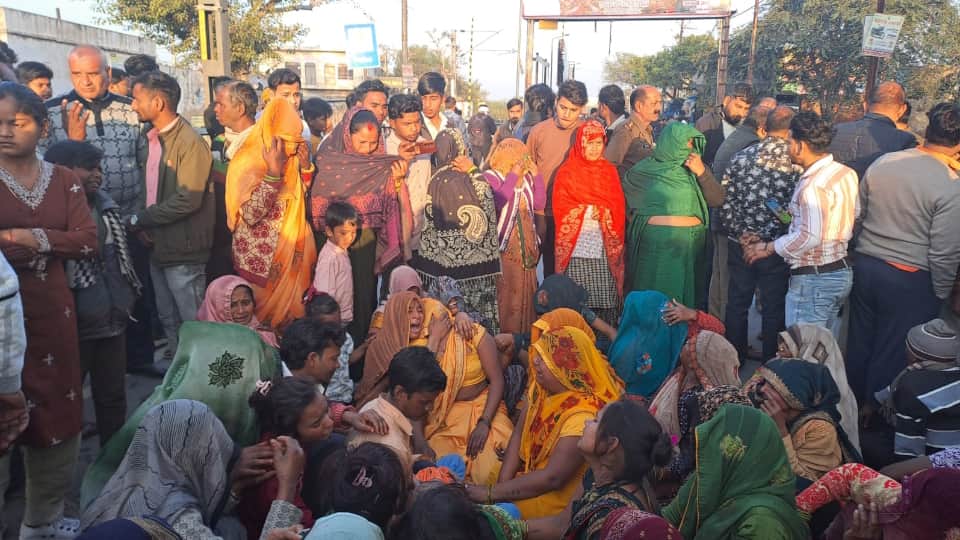 Child died in accident Protests in Mathura Traffic jam and crowd vandalized stones thrown at police station