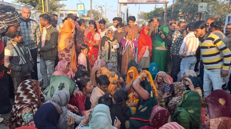 Two hour Ruckus outside police station in Mursan Hathras 20 rioters have been identified and three custody