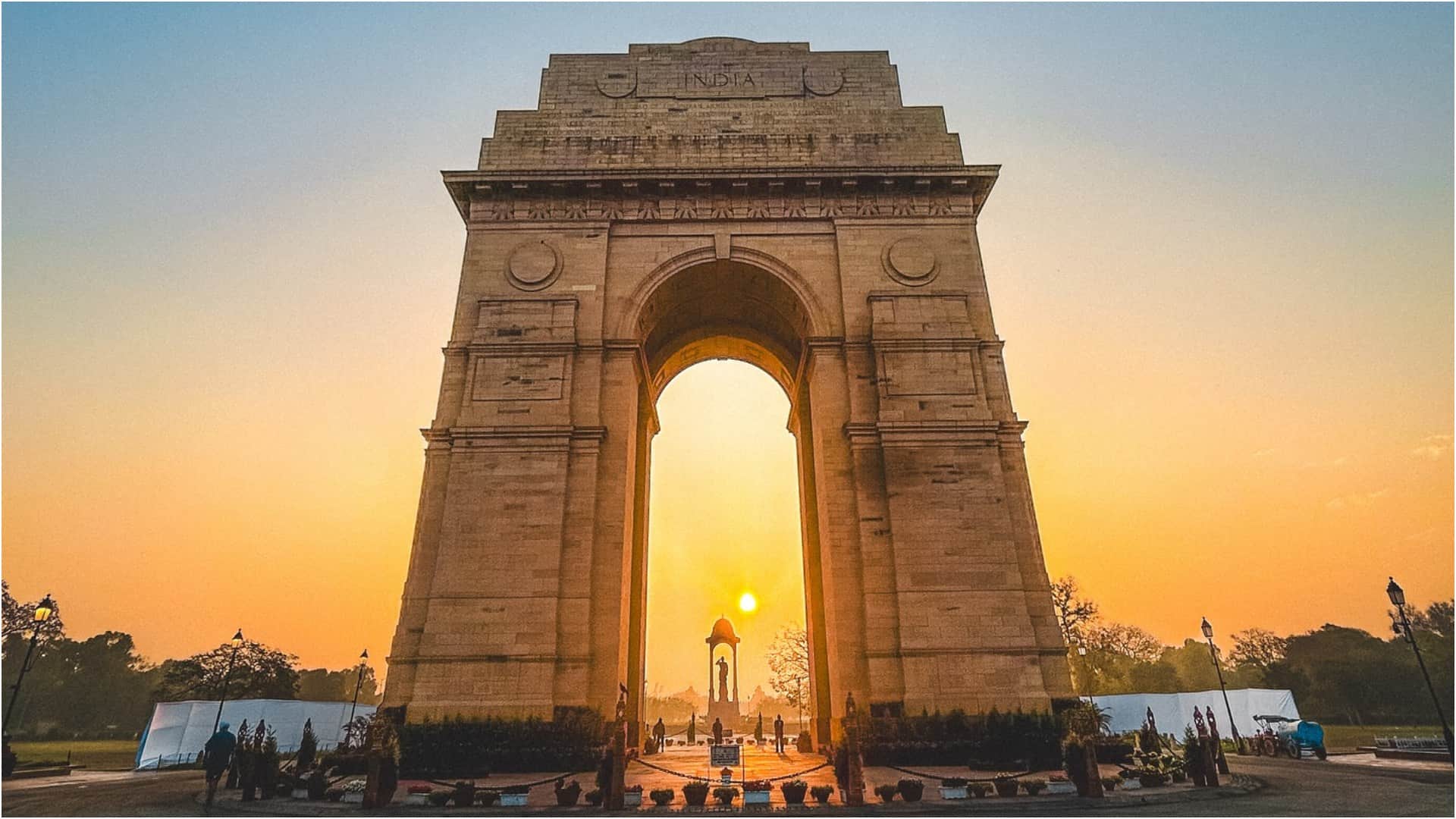 Valentine Day 2026 Delhi Romantic Places For Couple Date in Low Budget