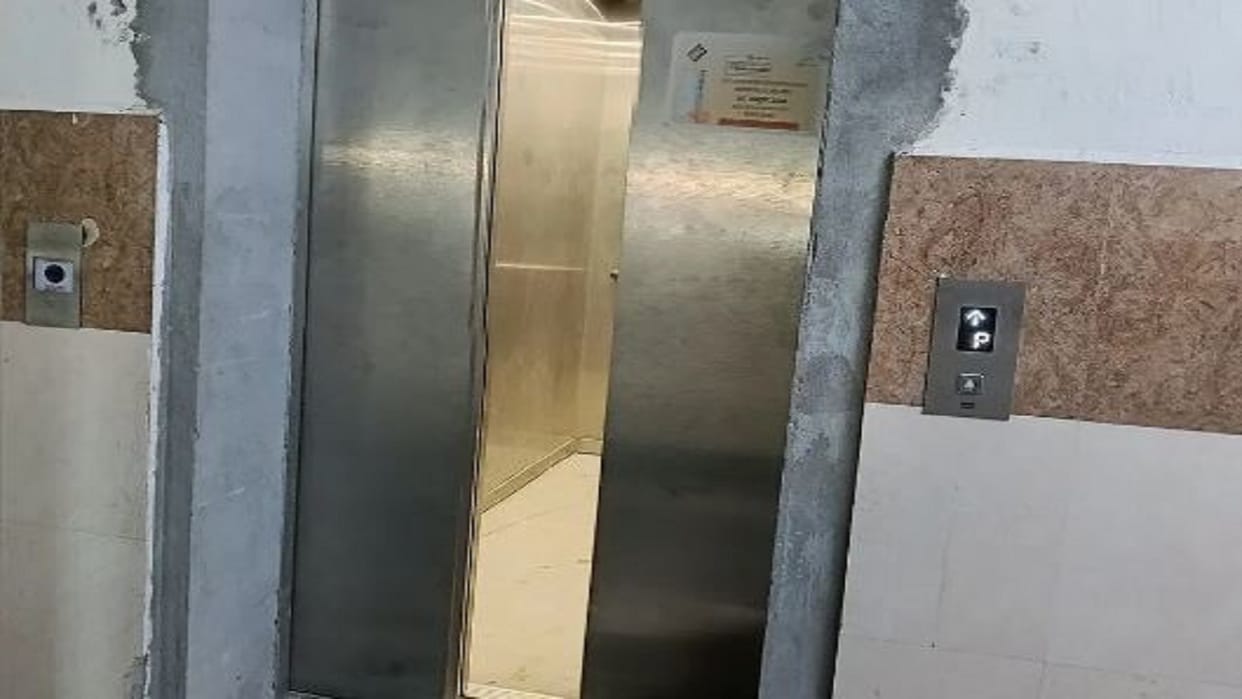 Children and women trapped in restaurant lift in bareilly