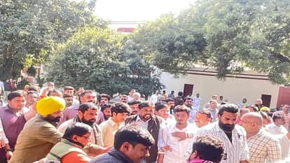 Andhra Pradesh Hindutva leader met Kunda MLA Rajabhaiya, creating a stir in political circles