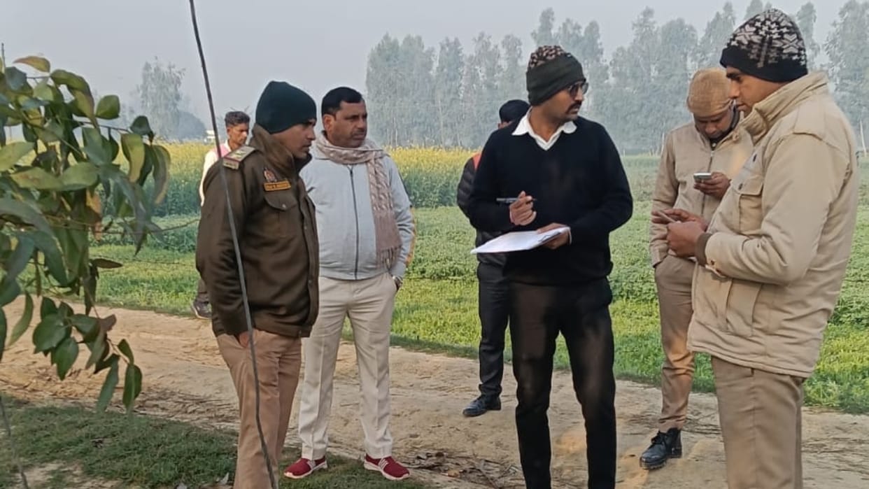 dead body of young man was found hanging in Budaun