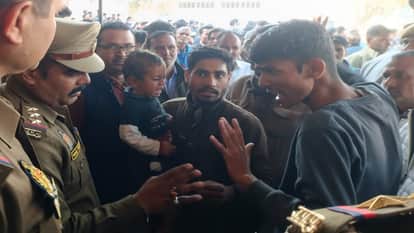 Student dies while making a reel hit by the Vande Bharat train his mother fainted upon seeing the body