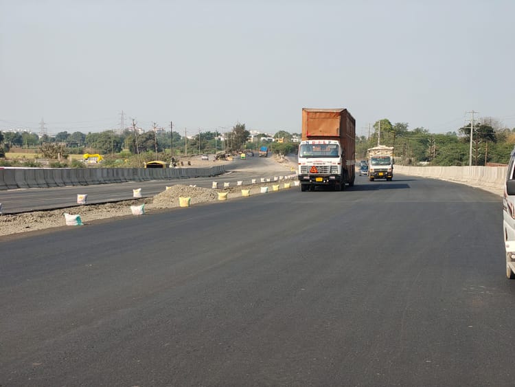 Indore: अधूरी तैयारियों के साथ ट्रैफिक के लिए खोला बायपास का रालामंडल ब्रिज