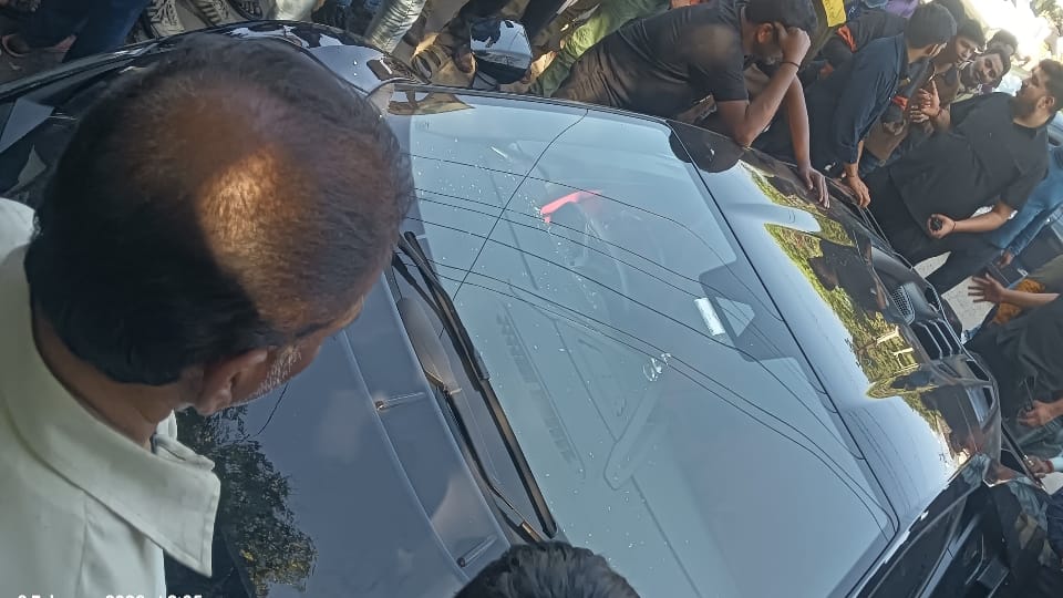 Tobacco businessman son his Lamborghini collided with an auto-rickshaw and Bullet motorcycle In Kanpur