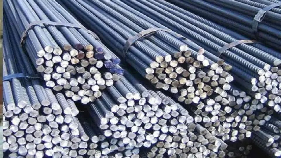 Iron rods were being stolen by installing chips in weighing machines of a company in Wave City