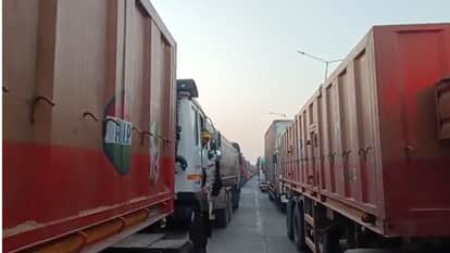 NH 31 hit by 30-kilometer-long traffic jam for nine hour in Varanasi