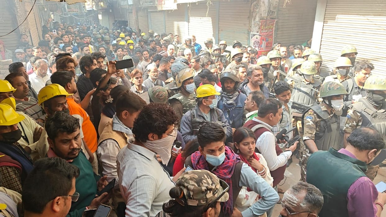 ACP Dashashwamedh Atul Anjan Tripathi alerted police force before taking action in Dalmandi at varanasi