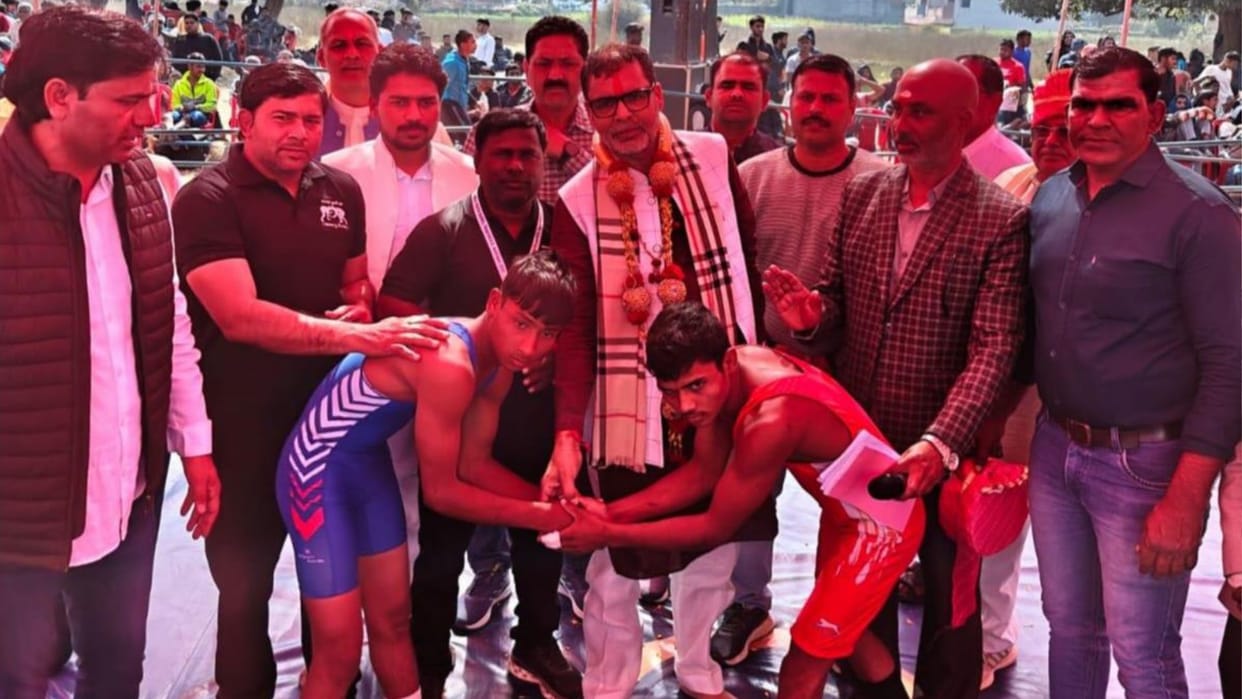 Karan and Palak won gold medals in regional wrestling competition in Varanasi