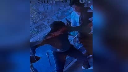 Meerut: Young man kidnapped at gunpoint, kept roaming around with 'hold', police surrounded him and ran away