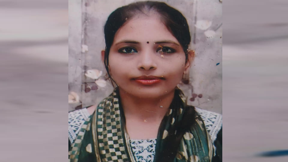 Kanpur: wife hanged herself from the same hook on which the husband hanged himself