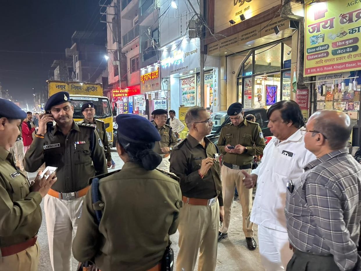 Indore News Traffic Police and IMC launch 'Clean Sweep' drive to remove encroachments and seize vehicles in ma