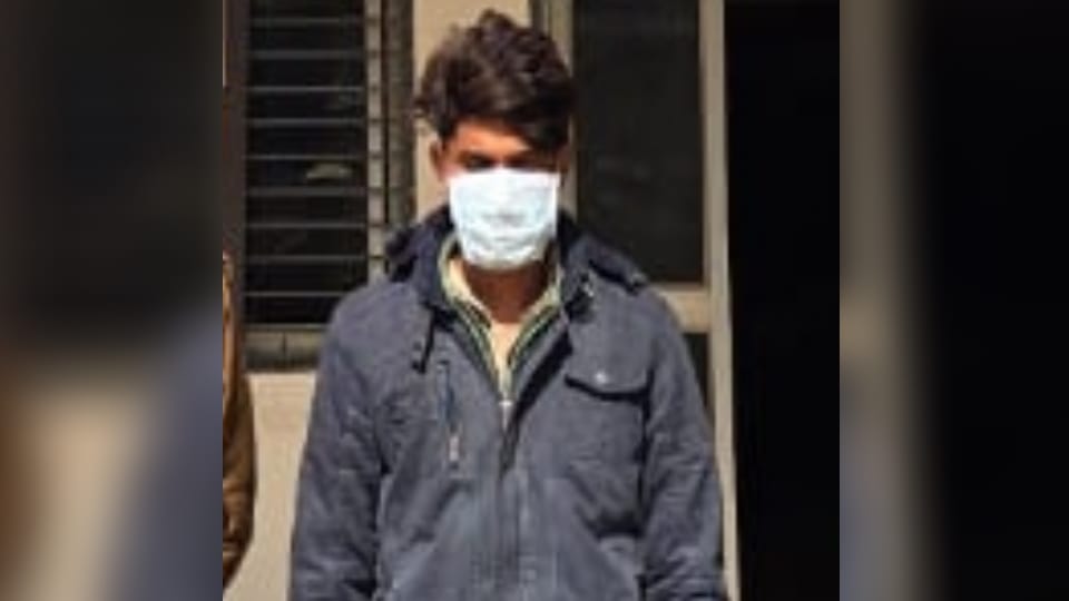 Bijnor: Mumbai's interior decorator is in debt of eight lakhs, broke into State Bank branch