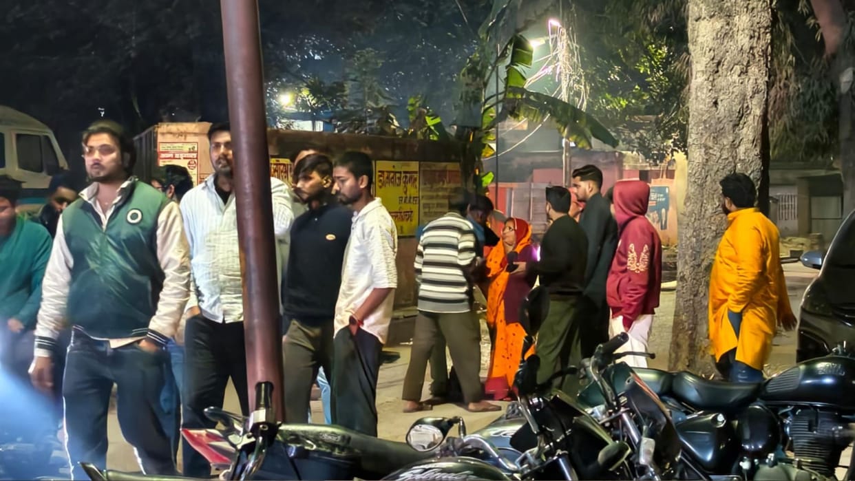 Teenager shot after called from home referred to BHU hospital from Ballia