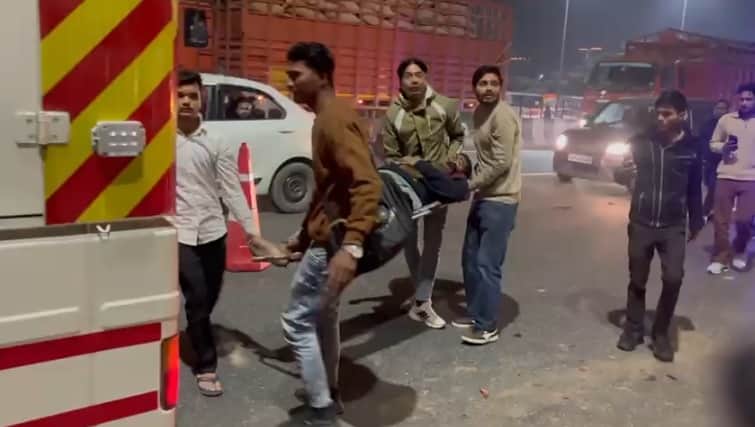 noida sector 58 highway accident two truck drivers dead three injured