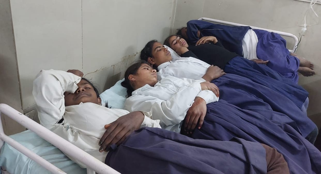 Farrukhabad Over 100 children fall ill after taking medication at school panic erupts in the village