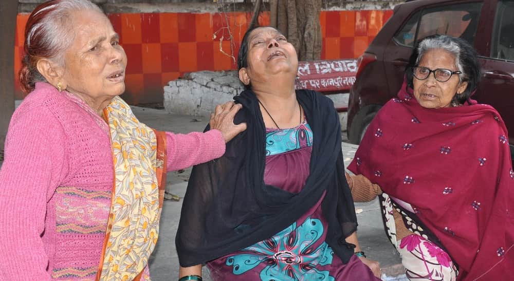Kanpur Crematorium attendant brutally murdered stabbed with knife  head crushed with brick accused in custody