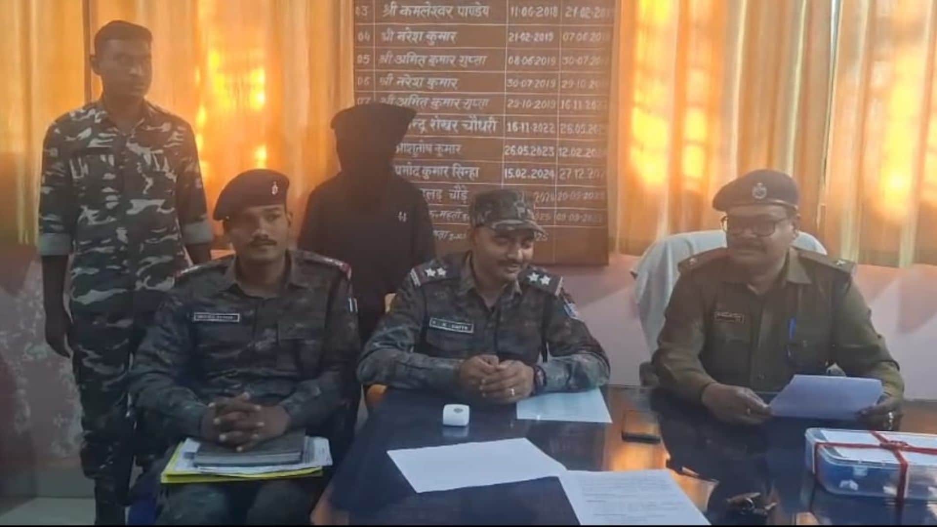 पुलिस की गिरफ्त में आरोपी