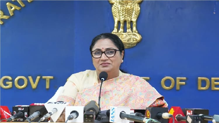 दिल्ली सरकार ने शुरू की 'लखपति बिटिया योजना': एक लाख रुपये से अधिक की मिलेगी मदद, जानें कौन-कौन होगा पात्र