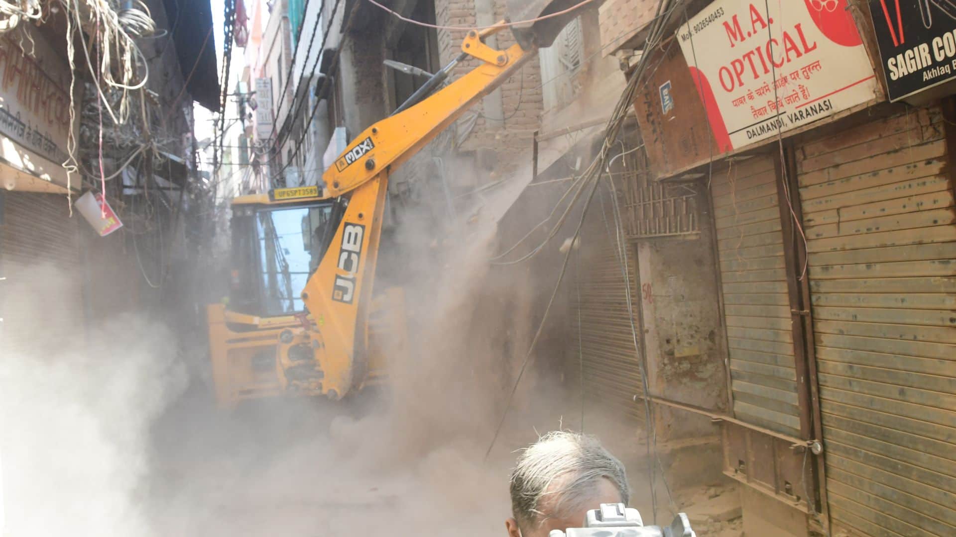 Dal Mandi Biggest operation 21 buildings demolished protesters set fire to tin sheds by dousing