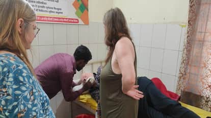 Elderly UK Woman Tourist Falls Ill at Fatehpur Sikri Referred to Agra for Treatment