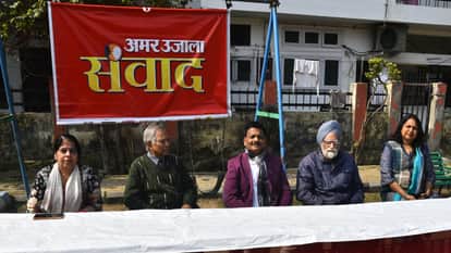 Dogs terrorize the streets of Bareilly monkeys create havoc on the rooftops