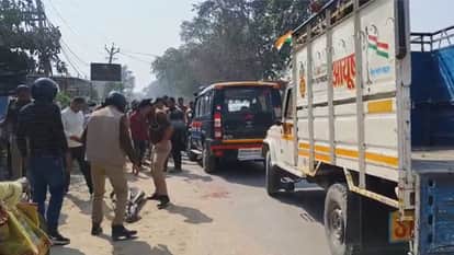 young man died during riding bicycle after hit by trailer in Jaunpur