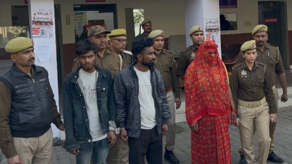 Jhansi murder Wife her husband Killed by lover Husband gave money for children education wife bought pistol