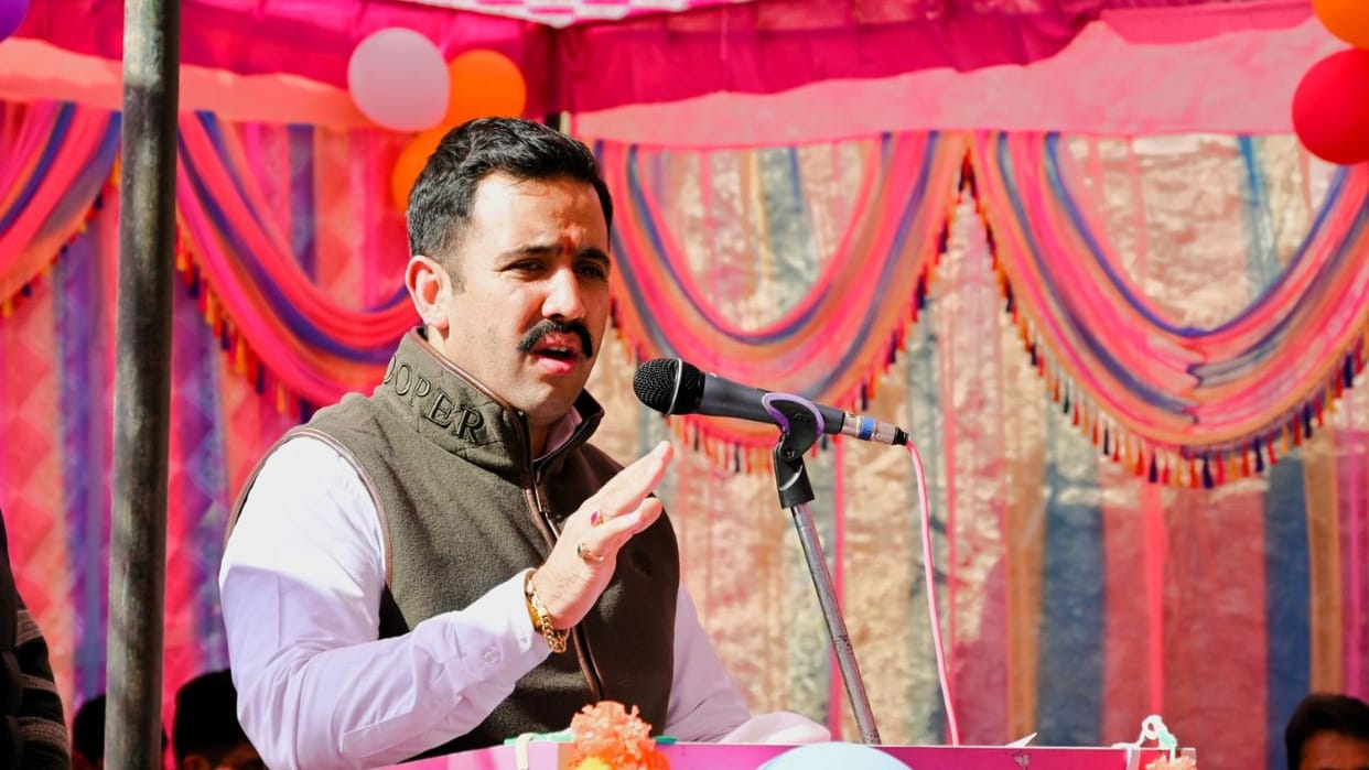 deadline for the construction of Dodra Kwar road has been extended till March 31, 2027, the ministry has given