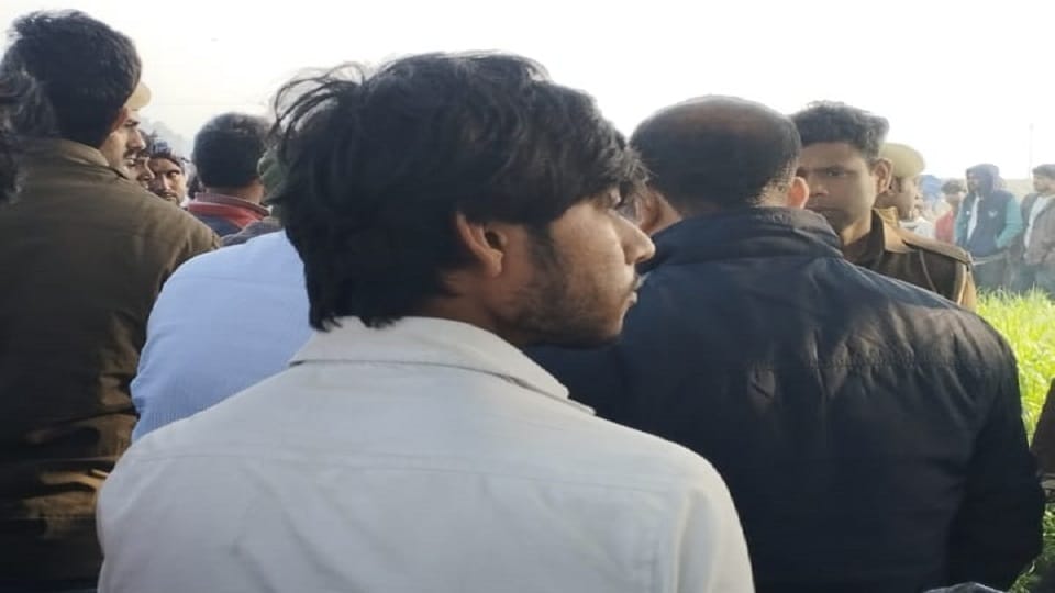Horrible end of love in Valentine's Week bodies of young man and woman found hanging from the same tree