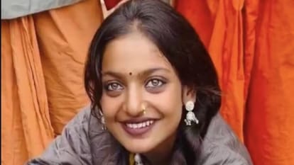 मोनालिसा भोंसले, महाकुंभ वायरल गर्ल।
