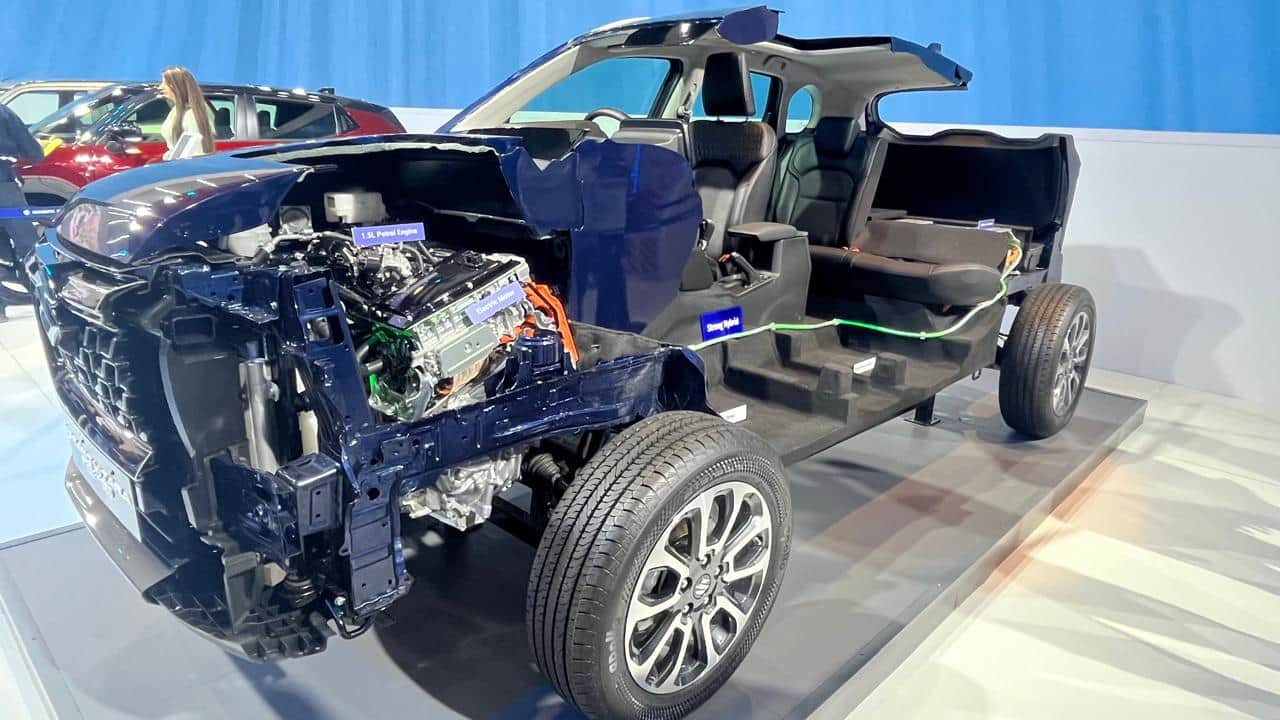 Full Hybrid vs Mild Hybrid vs Plug-in Hybrid Key Differences How Do Hybrid Cars Work Complete Beginner’s Guide