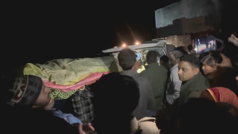 farmer killed his wife and three children and then suicide leaving behind suicide note In Mathura