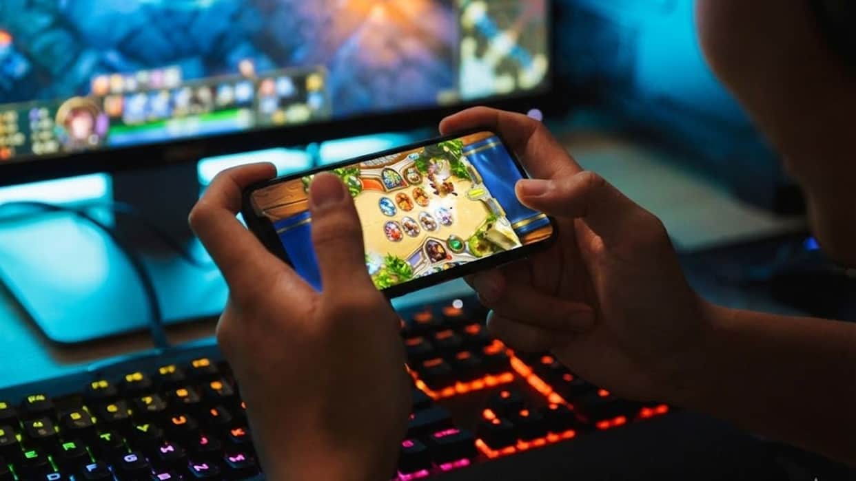 Kanpur Is your child getting hooked on online games Farmer in Sachendi duped of 5 lakh