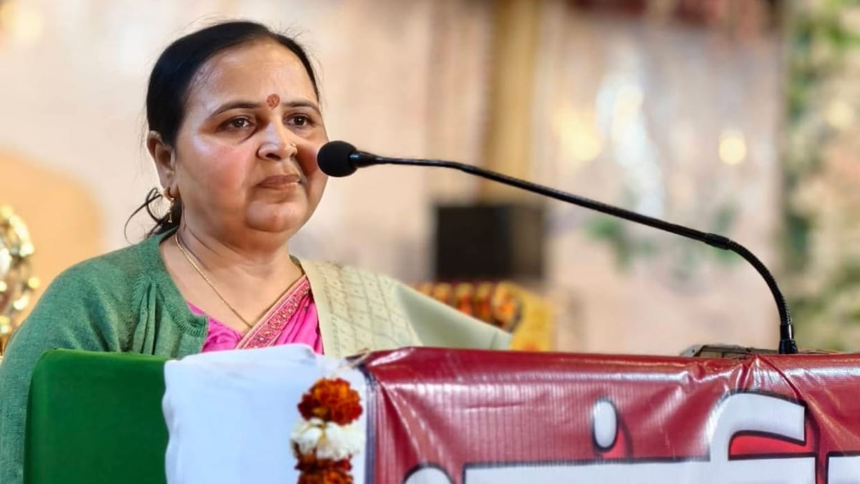 Bihar Saharsa Mayor and her secretary accused of misusing government funds directed to file FIR