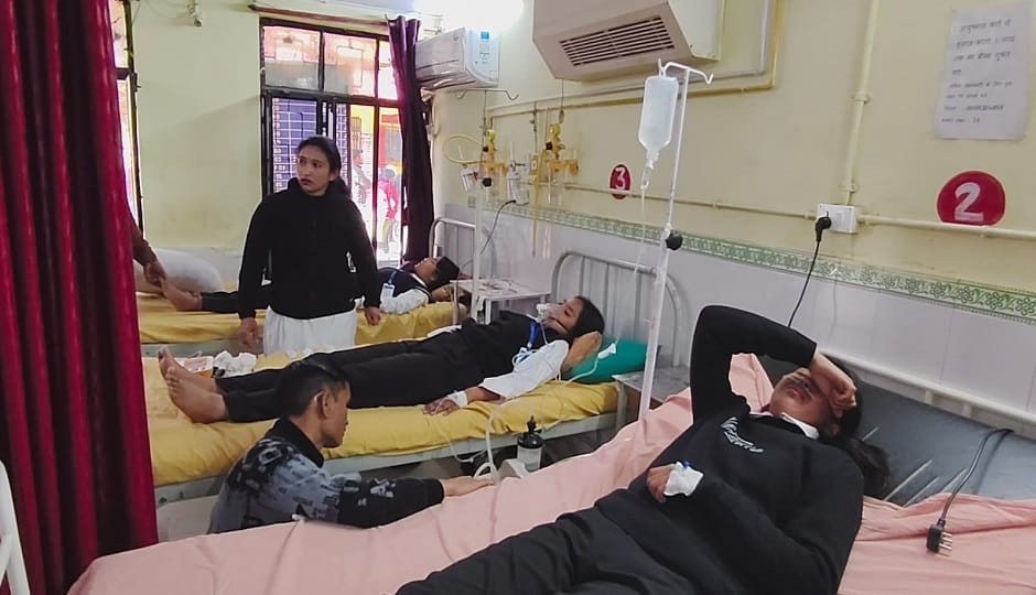 teacher and three students were affected by the smell of chemicals and were referred to a higher centre