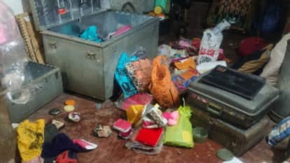 shivpuri-Two houses burgled simultaneously