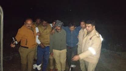 Two accused of cattle smuggling were injured in a police encounter