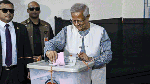 Bangladesh Election Results 2026 LIVE: चुनावी रुझानों में बीएनपी ने बनाई बड़ी बढ़त, 171 सीटों पर चल रही आगे